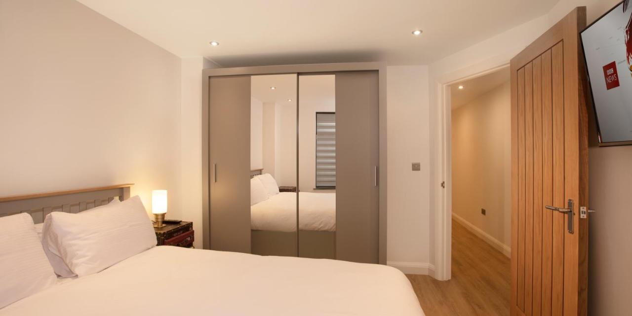 No 1 Wood Street Apartment Swindon Exterior photo